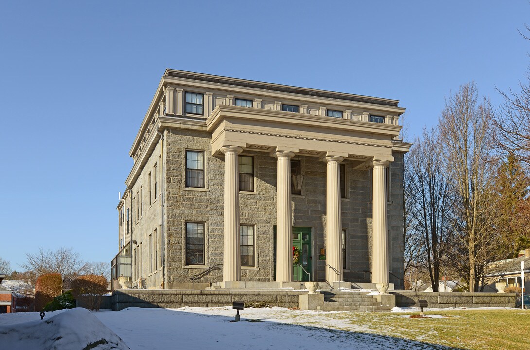 Grinnell Mansion Congregate Housing in New Bedford, MA - Building Photo