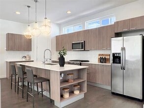 4934 Zuma Ct in Dallas, TX - Foto de edificio - Building Photo