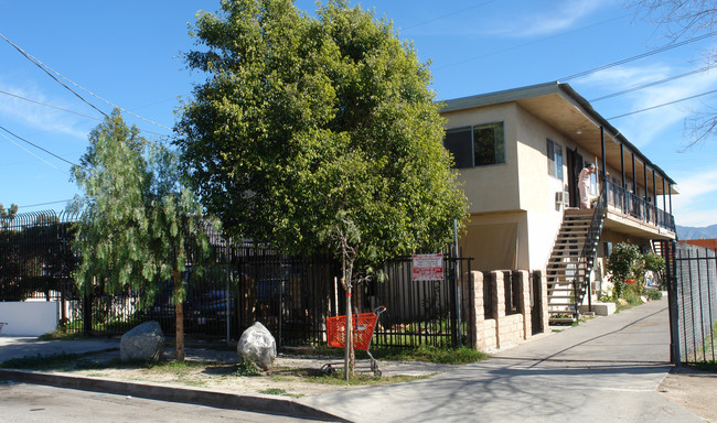 7332 Hinds Ave in North Hollywood, CA - Building Photo - Building Photo