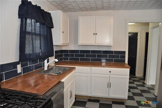 1408 E Avenue D in Temple, TX - Foto de edificio - Building Photo