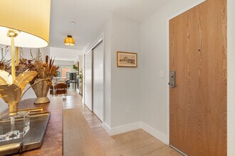 383 Commercial St, Unit 610 in Portland, ME - Foto de edificio - Building Photo