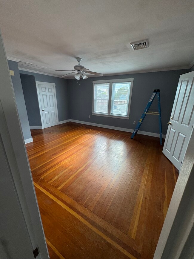 38 Melville St, Unit 3 in Fall River, MA - Building Photo - Building Photo
