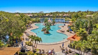 2202 Hidden Lake Dr, Unit Naples in Naples, FL - Building Photo