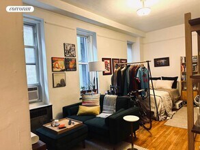 101 W 80th St in New York, NY - Building Photo - Building Photo