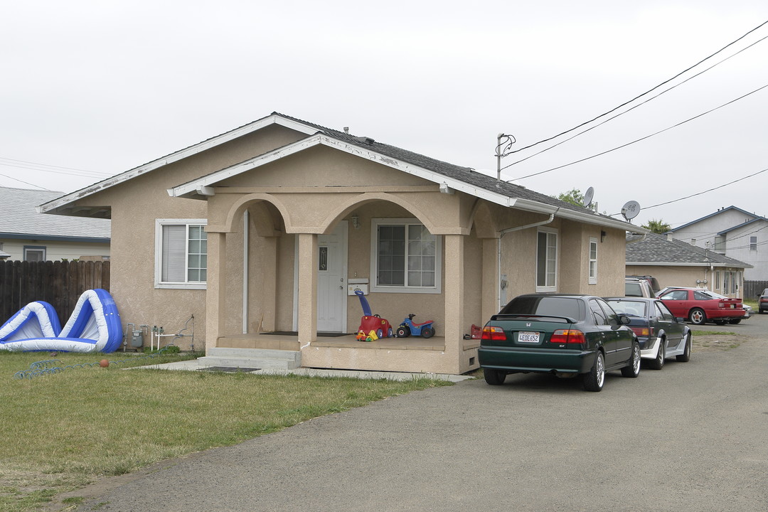 386 Grove Way in Hayward, CA - Building Photo