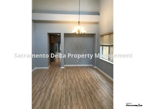 3501 Silverwood Rd in West Sacramento, CA - Building Photo - Building Photo