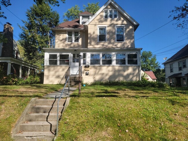 property at 118 Warrenton Ave