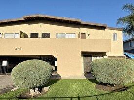 372 Pala Vista Dr in Vista, CA - Building Photo