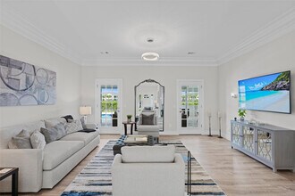 9010 Gardens Glen Cir in Palm Beach Gardens, FL - Building Photo - Building Photo