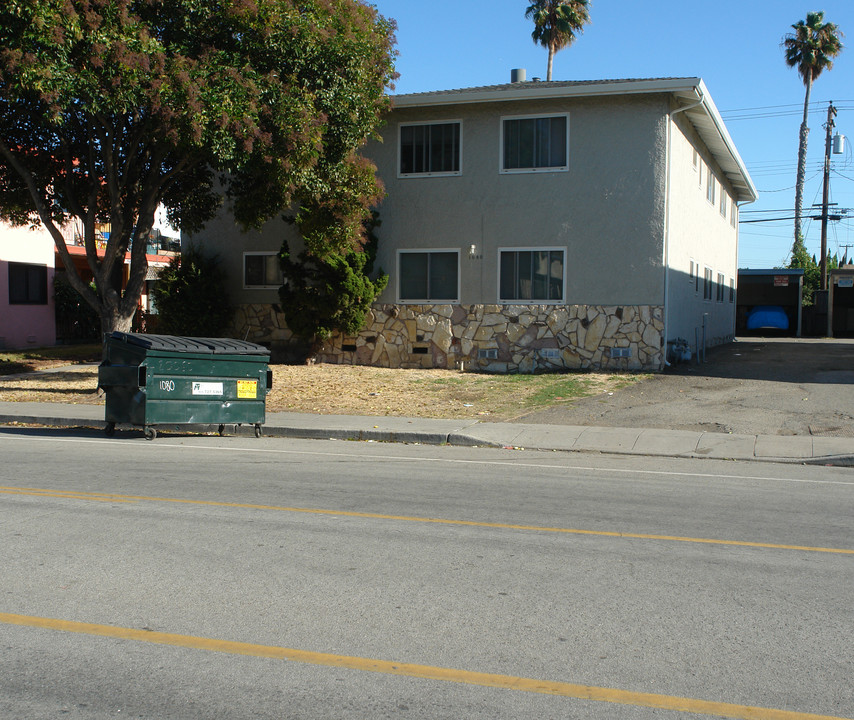 1080 Clyde Ave in Santa Clara, CA - Foto de edificio