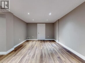 359 E 42nd St in Hamilton, ON - Building Photo - Building Photo