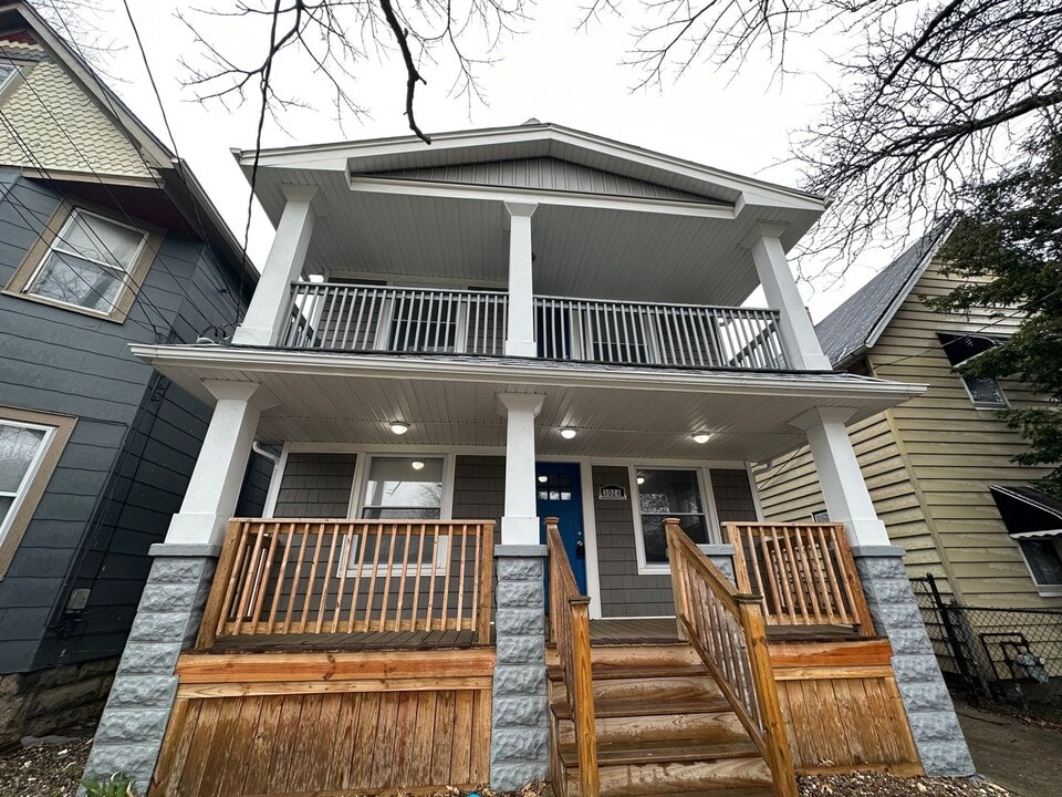 3026 Monroe Ave in Cleveland, OH - Building Photo