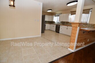 2347 Cannon Ave in Roseburg, OR - Building Photo - Building Photo