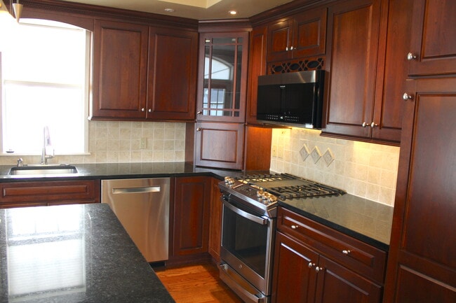 33 Franklin St, Unit 2 in Somerville, MA - Building Photo - Building Photo
