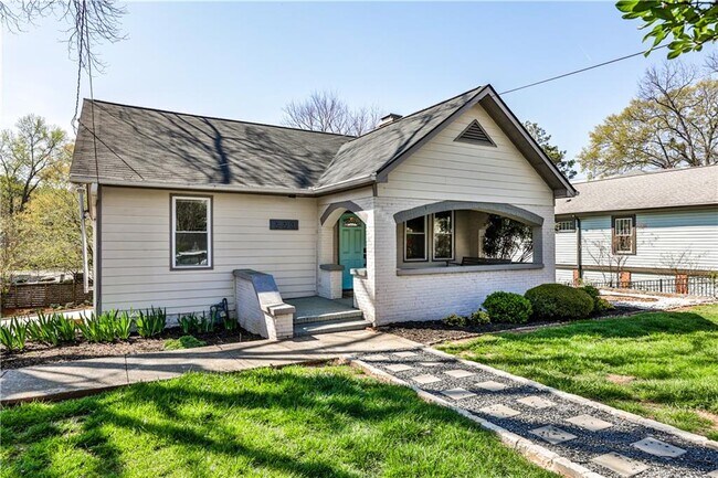 property at 220 Mayson Ave NE