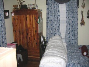 24 Oak Square Ave, Unit 1 in Boston, MA - Foto de edificio - Building Photo