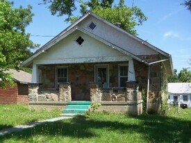 100 W 15th St in Rolla, MO - Building Photo
