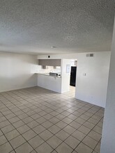 208 N Bruce St in Las Vegas, NV - Building Photo - Building Photo