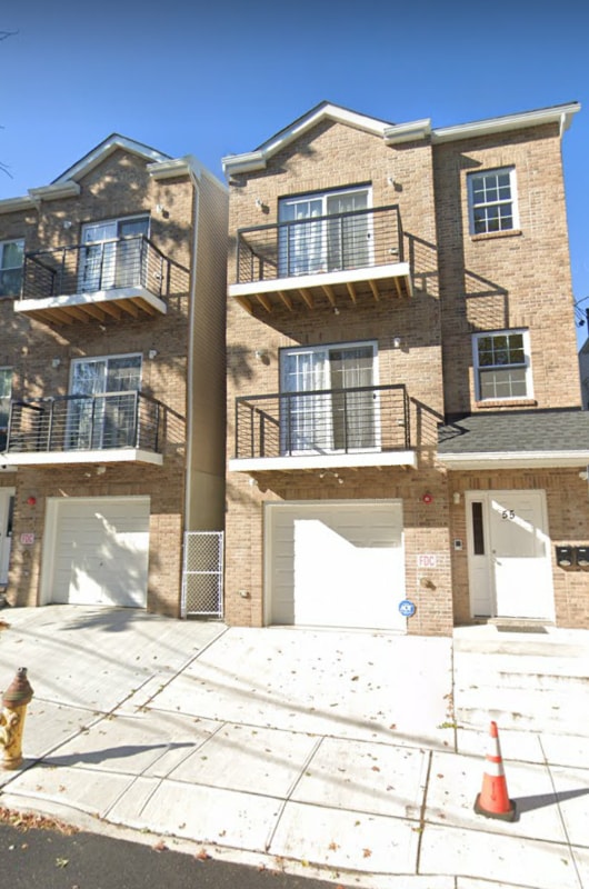 55 Hazelwood Ave-Unit -Apt 2 in Newark, NJ - Foto de edificio - Building Photo