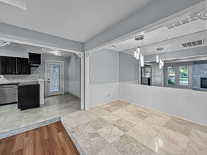 1927 Vista Oaks Dr in Carrollton, TX - Building Photo - Building Photo