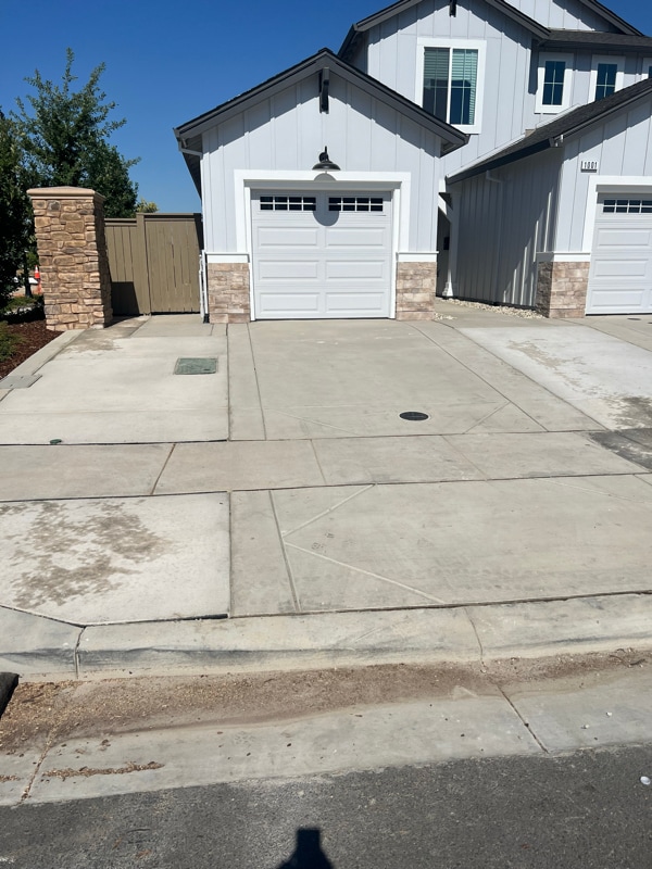 1001 Wadsworth Dr in Roseville, CA - Foto de edificio - Building Photo