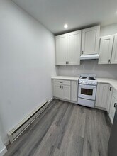 96 Broughton Ave, Unit 2 in Bloomfield, NJ - Building Photo - Building Photo