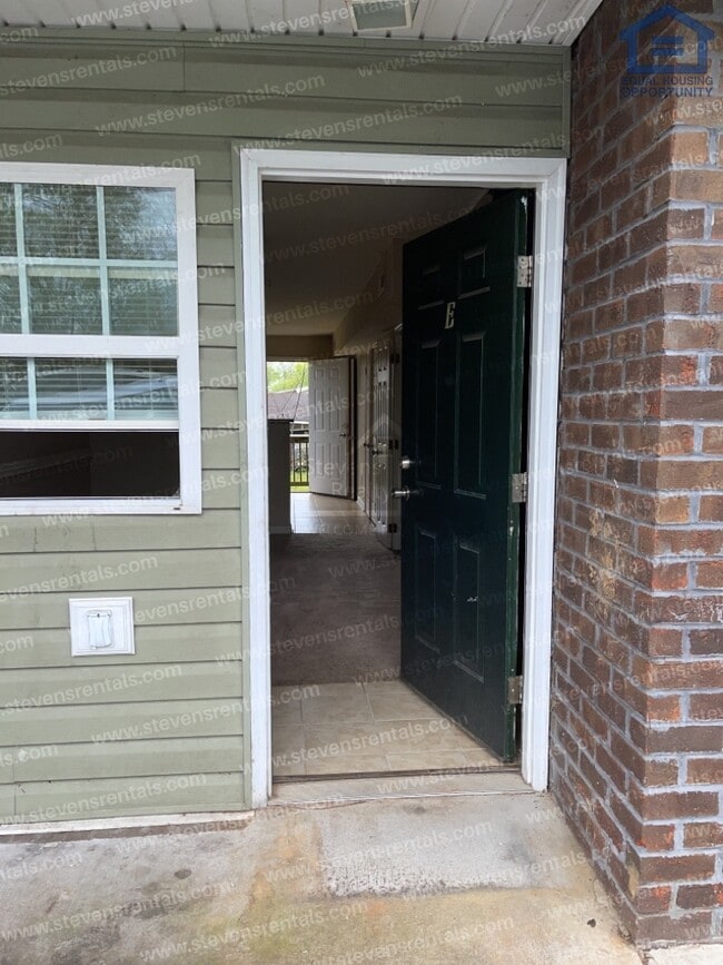 1207 Holly Ave