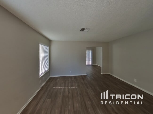 6649 Gazelle Dr in Las Vegas, NV - Building Photo - Building Photo