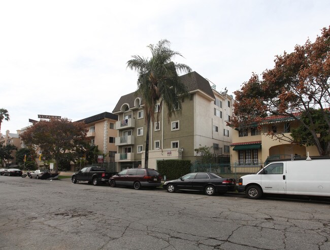 Berendo Apartments in Los Angeles, CA - Building Photo - Building Photo