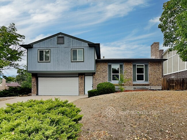 1600 S Elkhart St in Aurora, CO - Foto de edificio - Building Photo