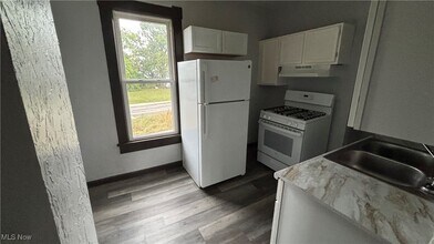 814 Lovett Pl in Lorain, OH - Building Photo - Building Photo