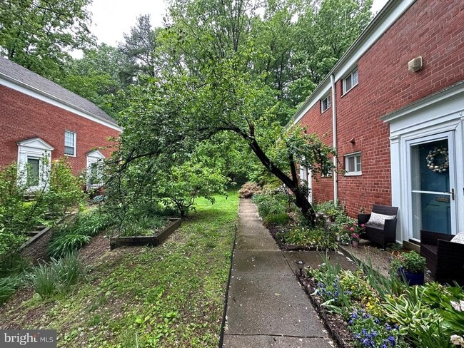 property at 3638 Gunston Rd