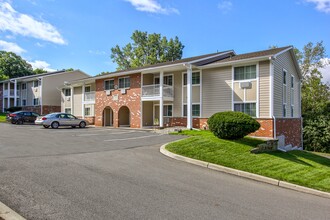 Capitol View Apartments in Rensselaer, NY - Foto de edificio - Building Photo