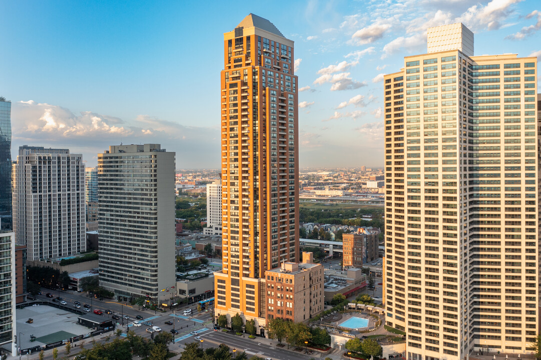 The Columbian in Chicago, IL - Foto de edificio