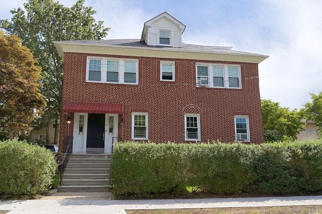 property at 9 9th St