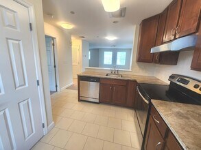 10 Rockfield Dr in Stamford, CT - Building Photo - Building Photo