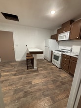 634 Mamilane in Modesto, CA - Building Photo - Building Photo