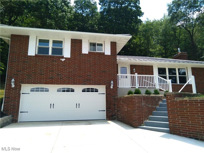 5203 Woodruff St NW in Dover, OH - Building Photo - Building Photo
