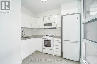 33 Isabella St in Toronto, ON - Building Photo - Building Photo