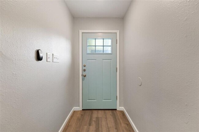2404 Burleson Ct in Austin, TX - Building Photo - Building Photo