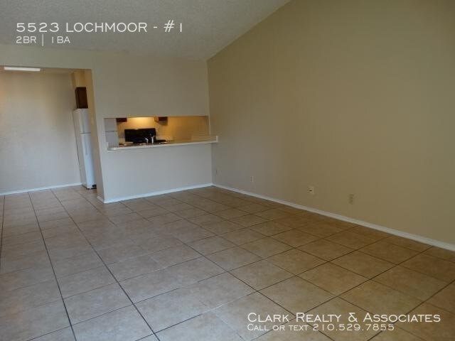 5523 Lochmoor-Unit -#1 in San Antonio, TX - Building Photo - Building Photo