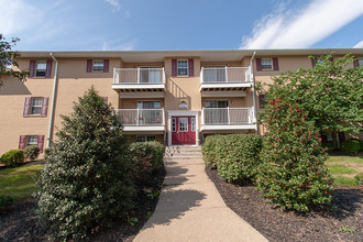 The Hills at Lehigh in Bethlehem, PA - Foto de edificio - Building Photo