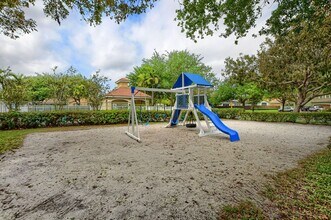 1225 E Magnolia Cir in Delray Beach, FL - Building Photo - Building Photo