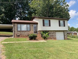 106 Gamble Ave in Bessemer City, NC - Building Photo