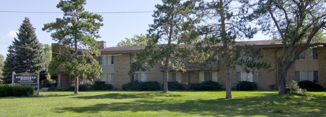 Arrowhead Pointe Apartments