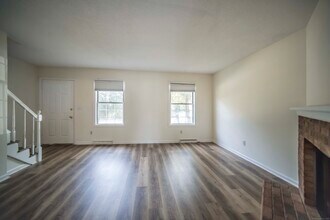 183 Austin Ryer Ln in Branford, CT - Foto de edificio - Building Photo