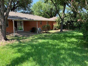 2439 Dorrington Dr in Dallas, TX - Building Photo - Building Photo