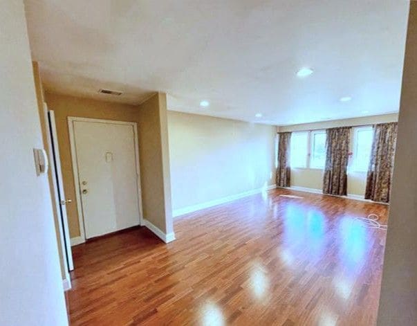 2 Avon Dr E in East Windsor, NJ - Building Photo - Building Photo