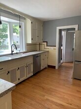 11 Hallron Rd in Newton, MA - Building Photo - Building Photo