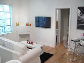 1525 Meridian Ave in Miami Beach, FL - Building Photo - Building Photo